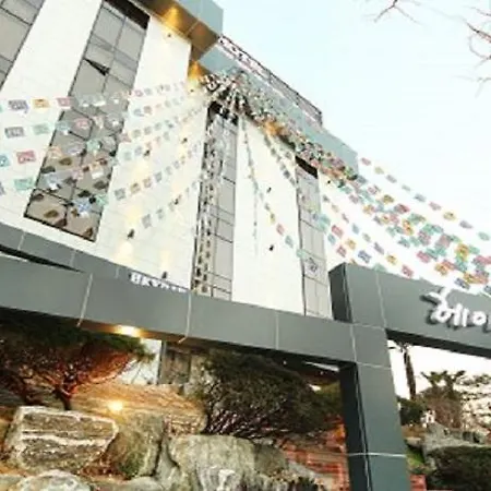 Hey Day Hotel